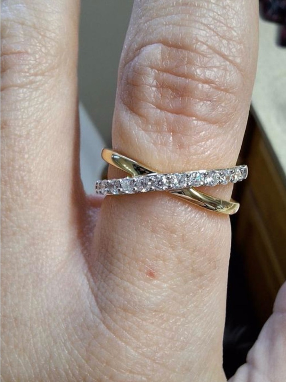 (G-H/Si2-I1) 1/3 CT. T.W. Lab Grown Diamond 10K Gold Crossover Ring $1000